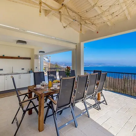 Villa Corichi With Swimming Pool *